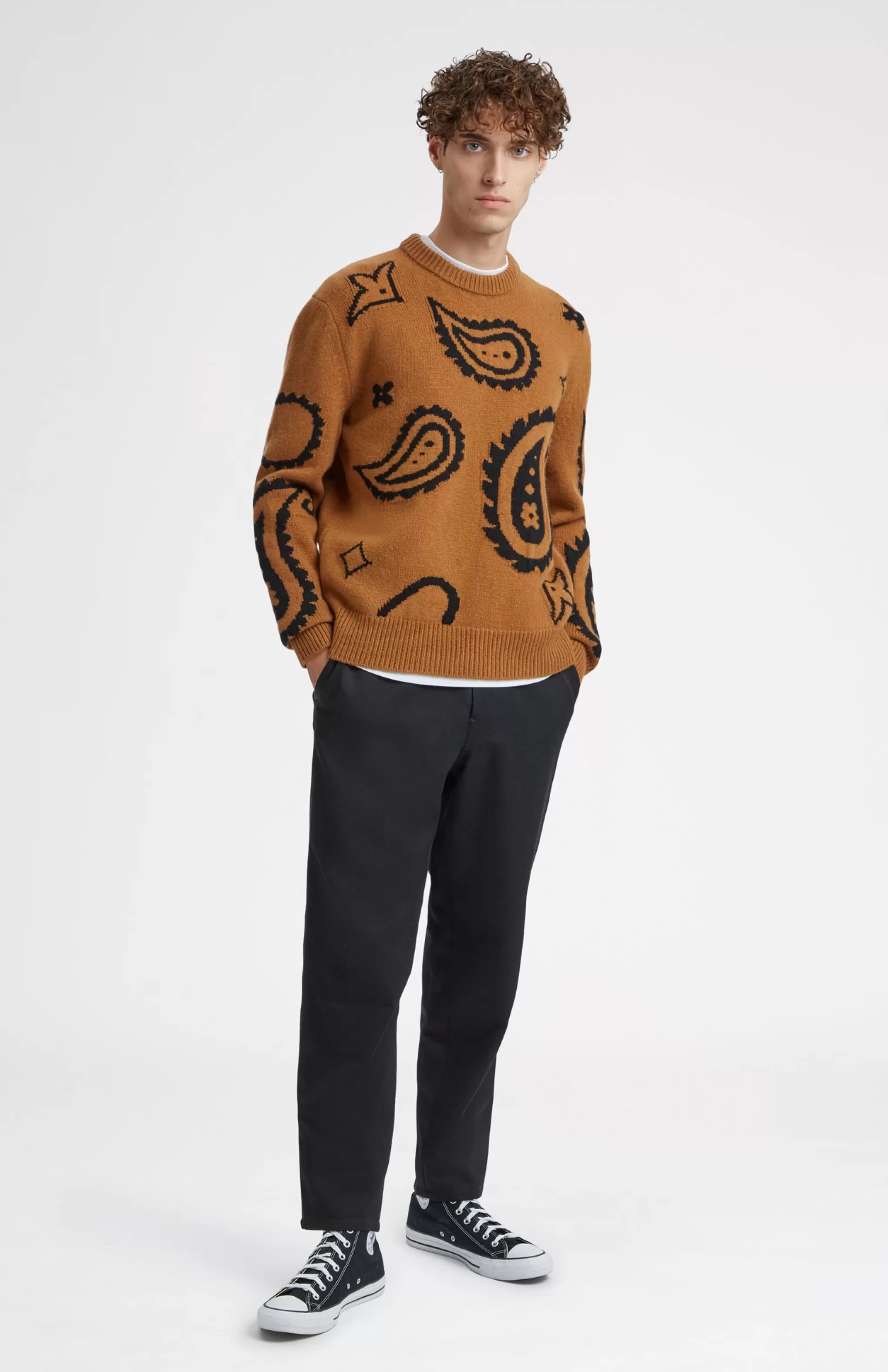 Fashion Lambswool Round Neck Jumper With Exploded Paisley Intarsia Pattern In Vicuna And Black Men Heavy Weight Knits
